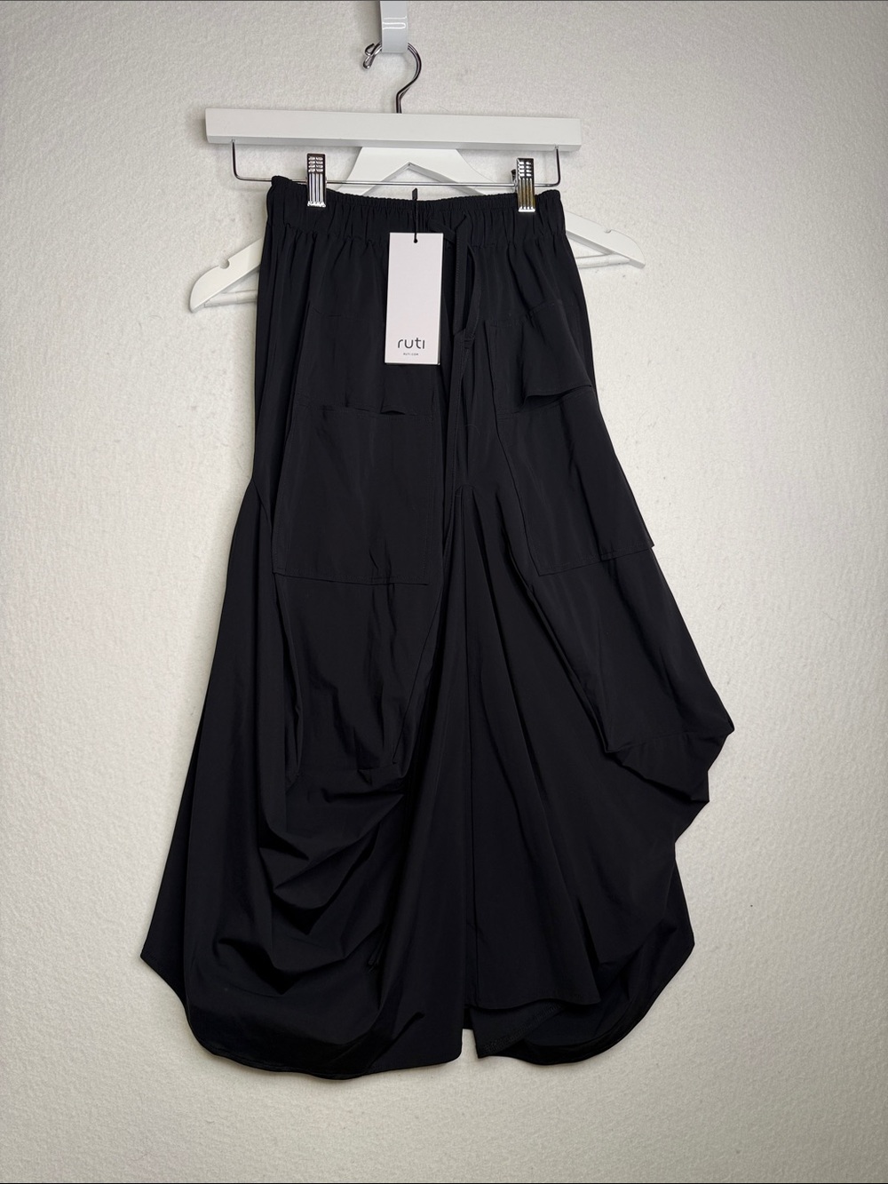 NWT Ruti The Petite Go-To Skirt in Black - Picture 3 of 5